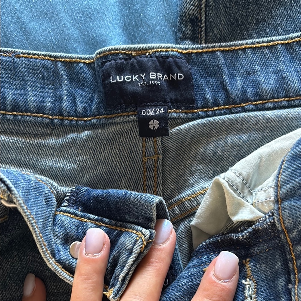 Lucky Brand Blue Jeans with Classic Stitching
